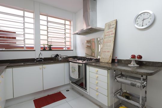 Cozinha de casa à venda com 6 quartos, 568m² em Real Parque, São Paulo