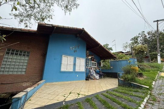 Casa à venda com 2 quartos, 281m² em Sapê, Niterói