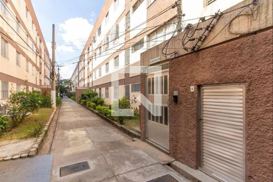 Entrada de apartamento à venda com 2 quartos, 75m² em Lapa de Baixo, São Paulo
