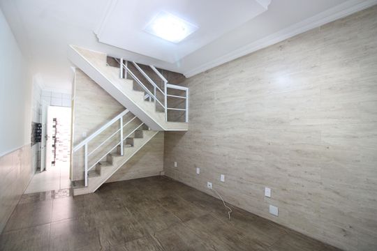 Sala de casa de condomínio à venda com 2 quartos, 100m² em Curicica, Rio de Janeiro