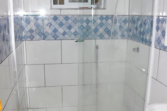 Detalhe - Banheiro Social de casa para alugar com 1 quarto, 60m² em Jardim Vivan, São Paulo