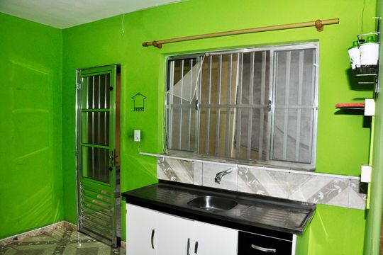 Detalhe - Cozinha de casa para alugar com 1 quarto, 60m² em Jardim Vivan, São Paulo