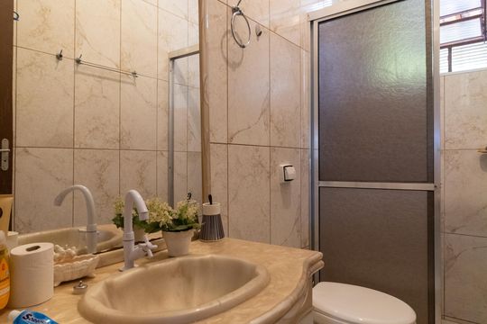 Banheiro social de casa à venda com 3 quartos, 188m² em Jardim Santa Lúcia, Campinas