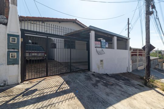 Fachada de casa à venda com 3 quartos, 188m² em Jardim Santa Lúcia, Campinas