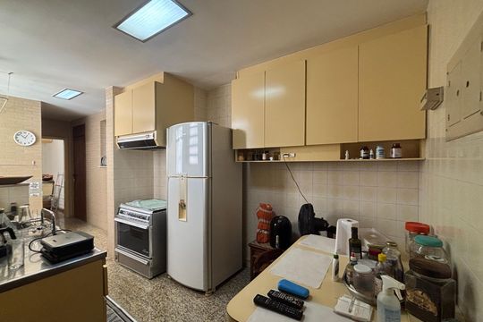 Cozinha de apartamento à venda com 2 quartos, 140m² em Copacabana, Rio de Janeiro