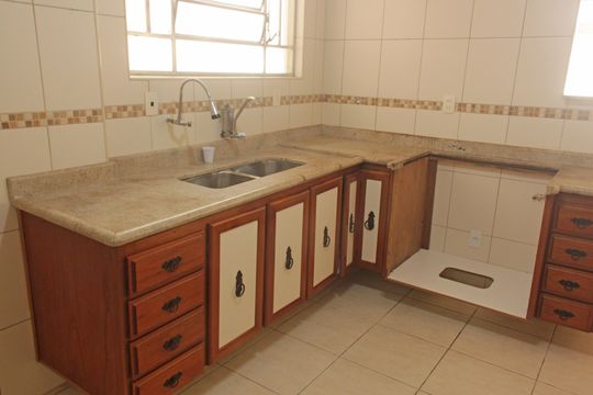 Cozinha de apartamento para alugar com 3 quartos, 136m² em Boqueirão, Santos