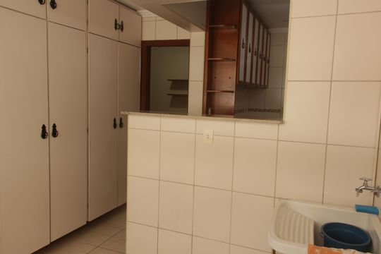 Área de Serviço de apartamento para alugar com 3 quartos, 136m² em Boqueirão, Santos