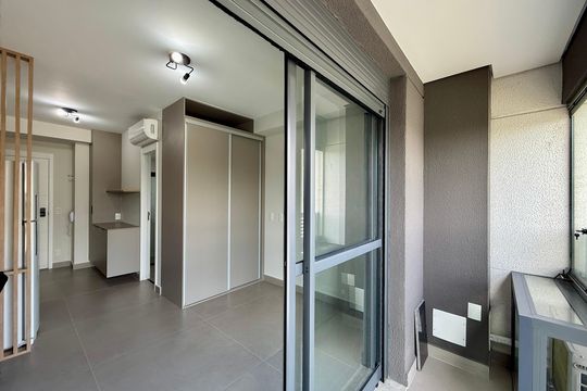 Sacada de kitnet/studio para alugar com 0 quarto, 25m² em Jardim das Acacias, São Paulo