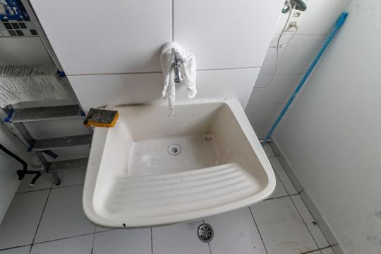 Detalhe da area de serviço de apartamento para alugar com 2 quartos, 44m² em Parque Pirajussara, São Paulo