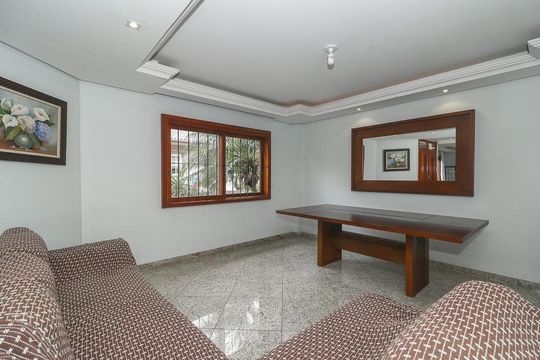 Casa de Condomínio à venda com 5 quartos, 600m² em Sarandi, Porto Alegre