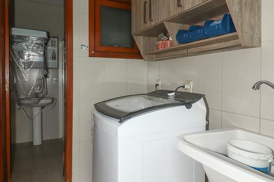 Área de Serviço de casa de condomínio à venda com 5 quartos, 600m² em Sarandi, Porto Alegre