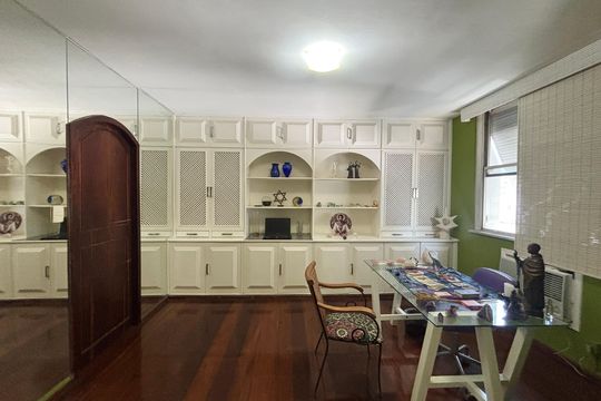 Sala de jantar de apartamento à venda com 2 quartos, 103m² em Humaitá, Rio de Janeiro