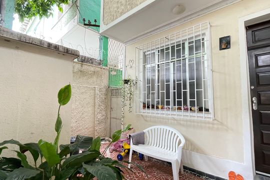 Fachada de casa à venda com 3 quartos, 147m² em Andaraí, Rio de Janeiro