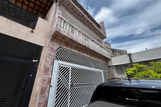 Fachada de casa à venda com 5 quartos, 280m² em Jardim São Paulo, São Paulo