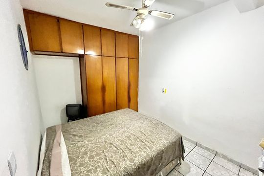Quarto 2 de casa à venda com 5 quartos, 280m² em Jardim São Paulo, São Paulo