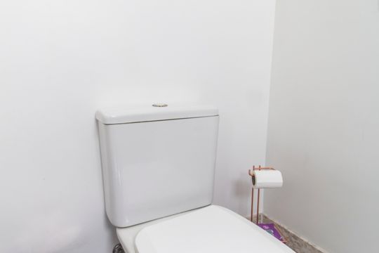 Banheiro da Suíte de casa à venda com 3 quartos, 170m² em Tamboré, Santana de Parnaíba