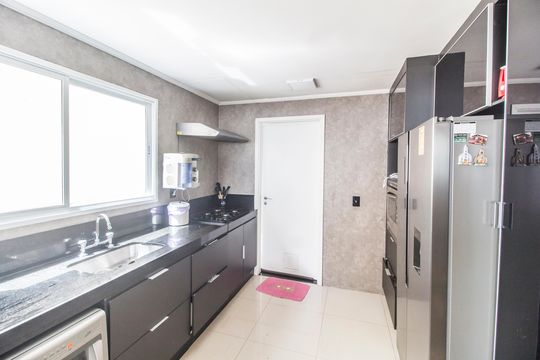 Cozinha de casa à venda com 3 quartos, 170m² em Tamboré, Santana de Parnaíba