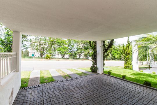 Garagem de casa à venda com 3 quartos, 170m² em Tamboré, Santana de Parnaíba