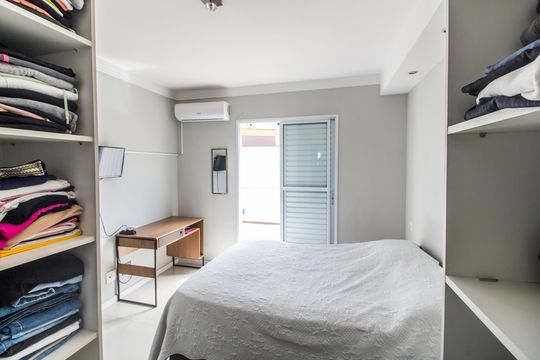 Suíte de casa à venda com 3 quartos, 170m² em Tamboré, Santana de Parnaíba