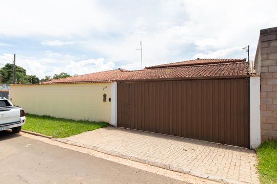 FACHADA de casa à venda com 4 quartos, 450m² em Fazenda Santa Cândida, Campinas
