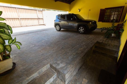 GARAGEM de casa à venda com 4 quartos, 450m² em Fazenda Santa Cândida, Campinas