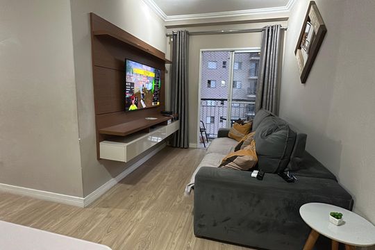Sala de apartamento à venda com 2 quartos, 59m² em Jardim Tupanci, Barueri