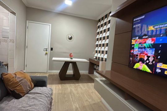 Sala de apartamento à venda com 2 quartos, 59m² em Jardim Tupanci, Barueri