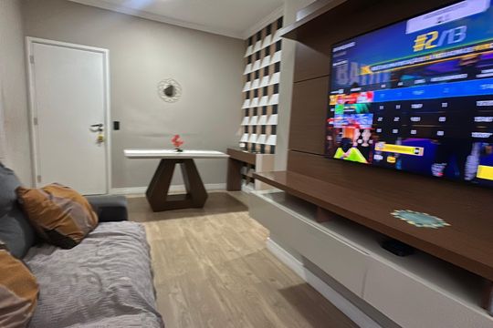 Sala de apartamento à venda com 2 quartos, 59m² em Jardim Tupanci, Barueri