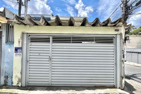 Fachada de casa à venda com 2 quartos, 130m² em Americanópolis, São Paulo