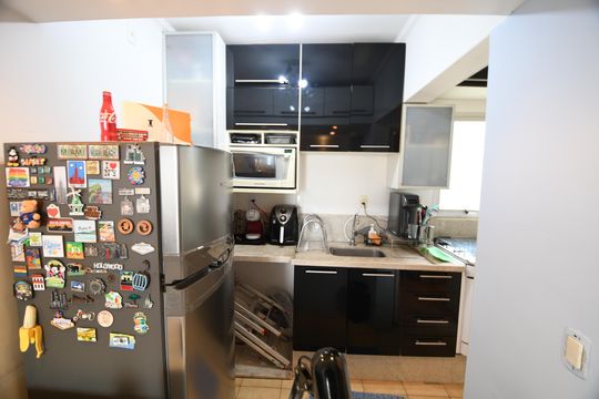 Cozinha de apartamento à venda com 1 quarto, 58m² em Centro, Campinas