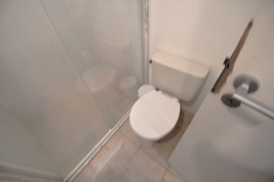 Banheiro de apartamento à venda com 1 quarto, 58m² em Centro, Campinas