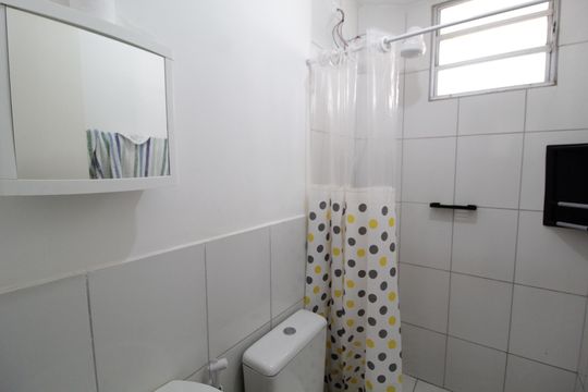 Banheiro Social de apartamento para alugar com 2 quartos, 45m² em Gávea, Uberlândia