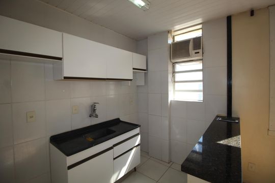 Cozinha de apartamento à venda com 2 quartos, 50m² em São Geraldo, Porto Alegre
