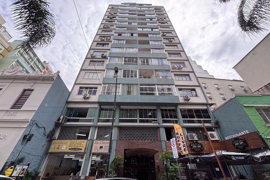 Fachada de apartamento à venda com 1 quarto, 178m² em Centro Histórico, Porto Alegre