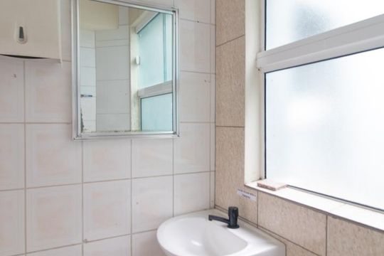 Banheiro de apartamento para alugar com 1 quarto, 178m² em Centro Histórico, Porto Alegre