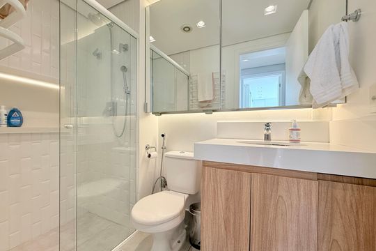 Banheiro Social de apartamento à venda com 2 quartos, 168m² em Brooklin, São Paulo