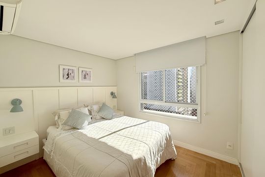 Suíte de apartamento à venda com 2 quartos, 168m² em Brooklin, São Paulo
