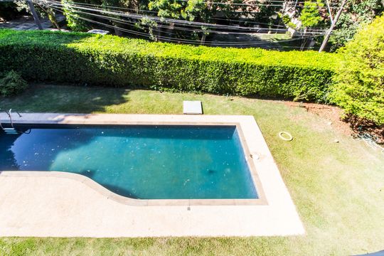 Vista da Suíte de casa de condomínio para alugar com 5 quartos, 810m² em Alphaville Residencial Um, Barueri