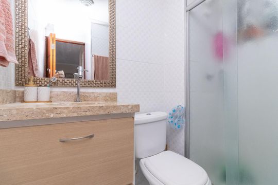 Banheiro de apartamento à venda com 2 quartos, 49m² em Vila Silvia, São Paulo
