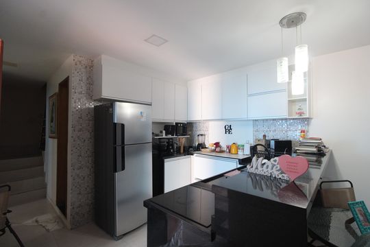Cozinha de casa de condomínio à venda com 2 quartos, 170m² em Jacarepaguá, Rio de Janeiro