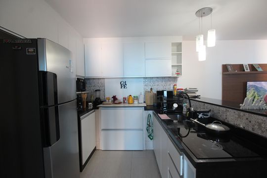 Cozinha de casa de condomínio à venda com 2 quartos, 170m² em Jacarepaguá, Rio de Janeiro