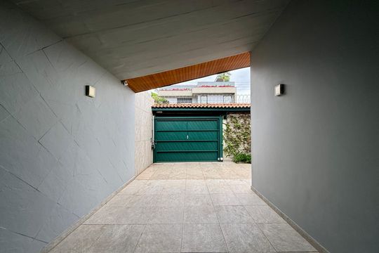 Garagem  de casa à venda com 3 quartos, 330m² em Brooklin, São Paulo