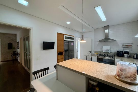 Cozinha  de casa à venda com 3 quartos, 330m² em Brooklin, São Paulo