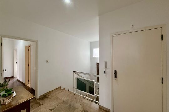 Corredor Quartos  de casa à venda com 3 quartos, 330m² em Brooklin, São Paulo