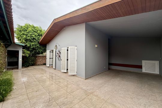 Garagem  de casa à venda com 3 quartos, 330m² em Brooklin, São Paulo