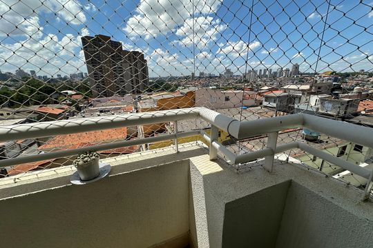 Varanda de apartamento à venda com 2 quartos, 60m² em Jardim Tupanci, Barueri