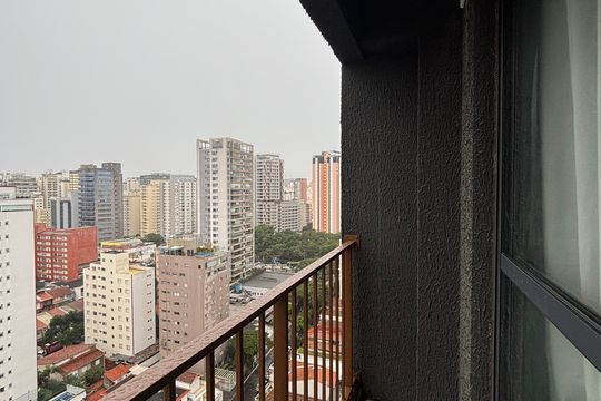 Varanda de kitnet/studio para alugar com 1 quarto, 26m² em Vila Olímpia, São Paulo