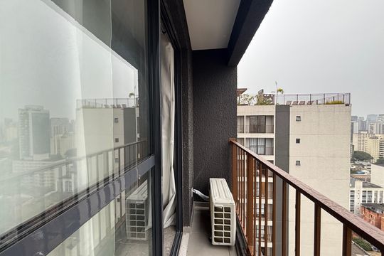 Varanda de kitnet/studio para alugar com 1 quarto, 26m² em Vila Olímpia, São Paulo