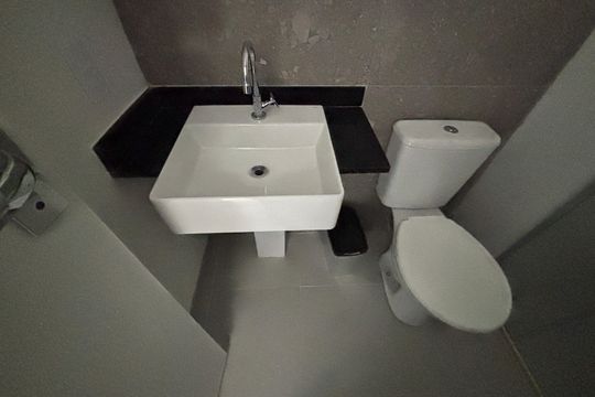 Banheiro de kitnet/studio para alugar com 1 quarto, 26m² em Vila Olímpia, São Paulo