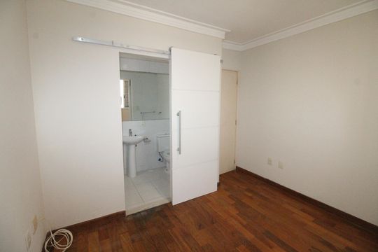 Suíte de apartamento para alugar com 3 quartos, 77m² em Parque Industrial, São José dos Campos